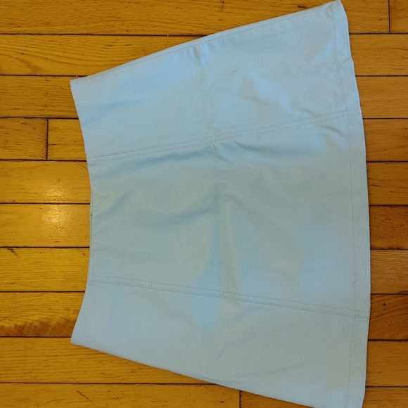 Light blue leather skirt, 5 buttons, small - Picture 2 of 3